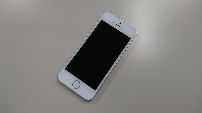 iPhone買うのにSoftbank,docomo,auで買うのは時代遅れ!かしこいひとはUQモバイルに迷わず直行!